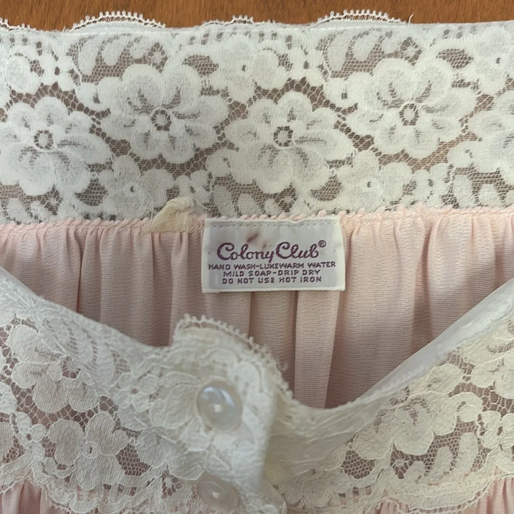 Colony Club baby pink lace sleep jacket L - Picture 2 of 3